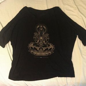 Loose fitting 1/2 sleeve shirt